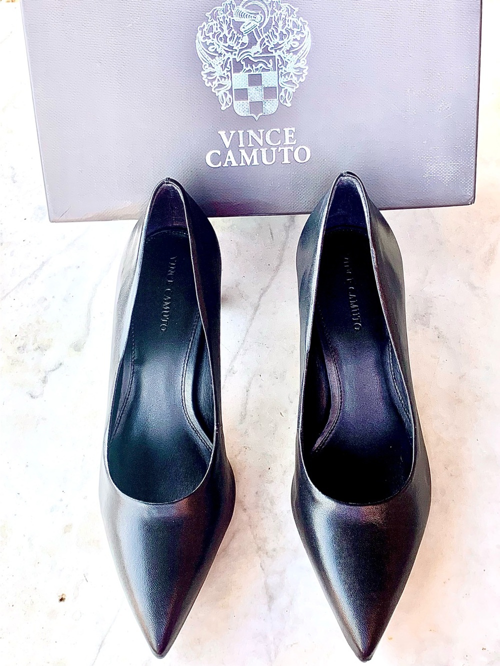VINCE CAMUTO VC-TRITELLIA Black Pointed Leather Pumps Patent HEEL NEW SZ 9M